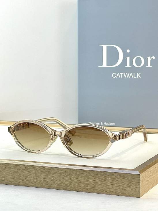 Picture of Dior Sunglasses _SKUfw76160920fw